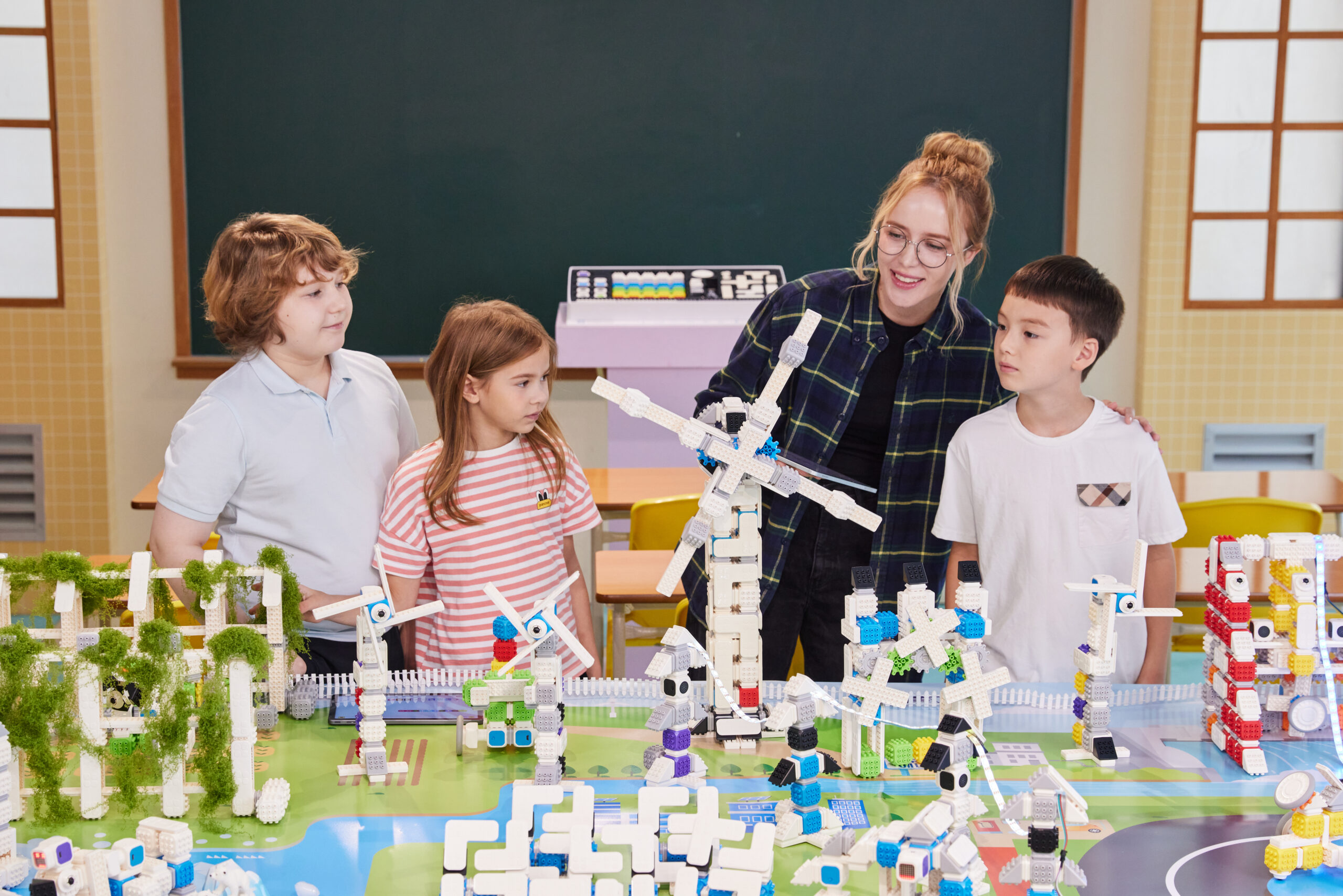 Support Your School reviews — robotics workshop live in the classroom
